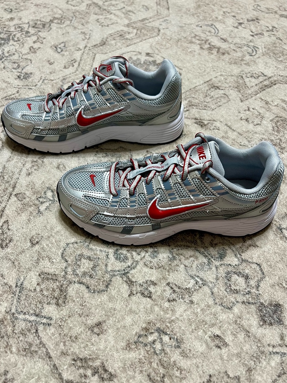 Unisex Nike P-6000 GS sneakers "Metallic Silver/Gym Red"